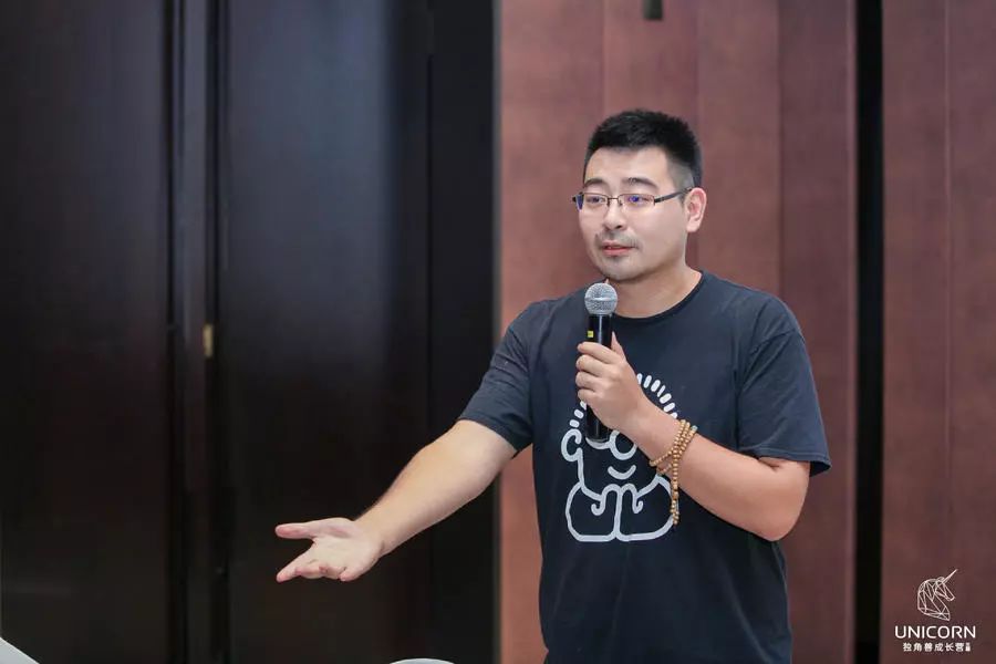 他卖掉所有家当回国创业，做洗护用品，竟引来网红民宿排队打call