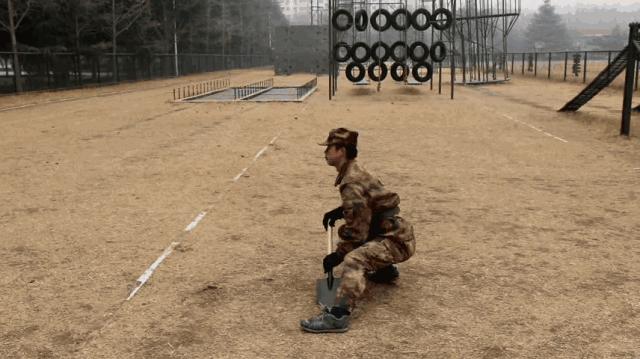 挖土也能打赢敌人吗?是的!这就是解放军的土工作业!