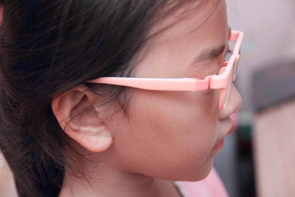 小孩防蓝光眼镜真的能保护眼睛,孩子戴的防蓝光眼镜什么样的好