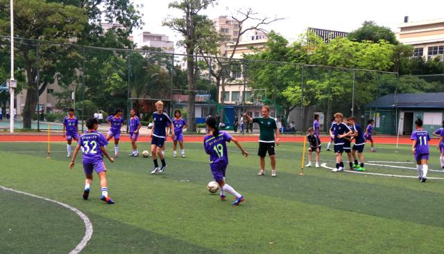 足梦视界｜中英足球文化交流，首站湛江轰动全城