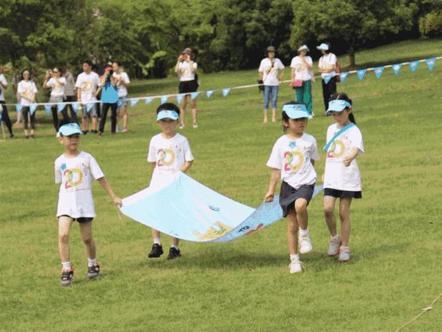 上海高中校服大pk,上海幼儿园秋季校服