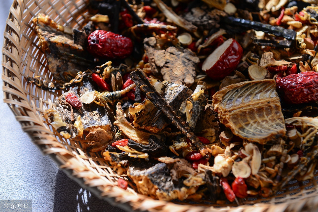 补身体泡酒用什么材料好,养生补气保健泡酒方