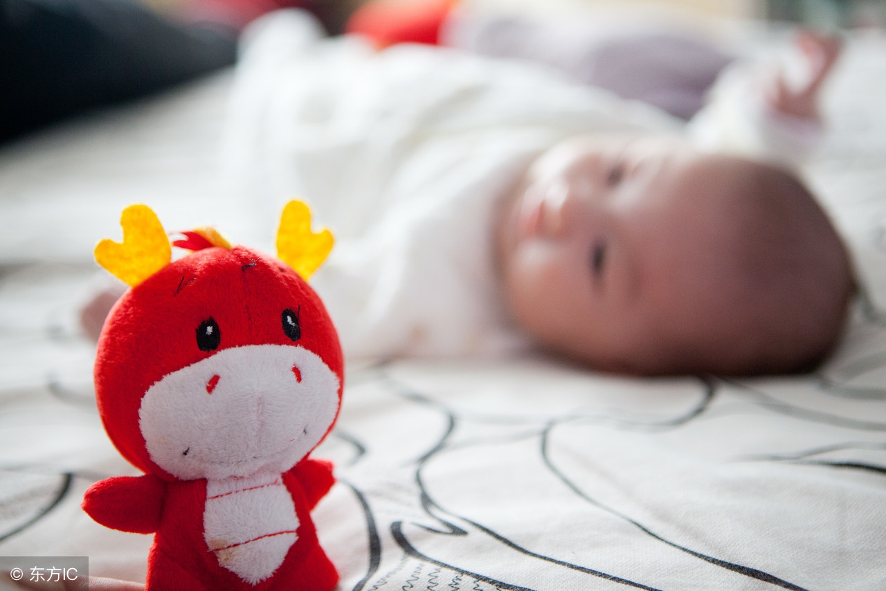 儿童智力低下染色体异常有救吗,智力低下宝宝的异常动作