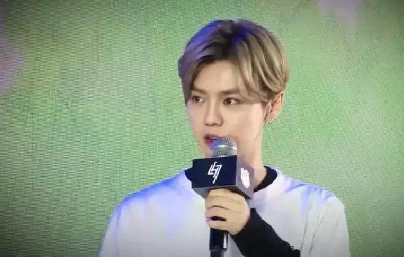 读品：日本向往八强｜夺冠预测｜鹿晗与足球