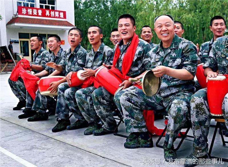 中国人民解放军陆军空军海军军旗,人民解放军军旗介绍图文