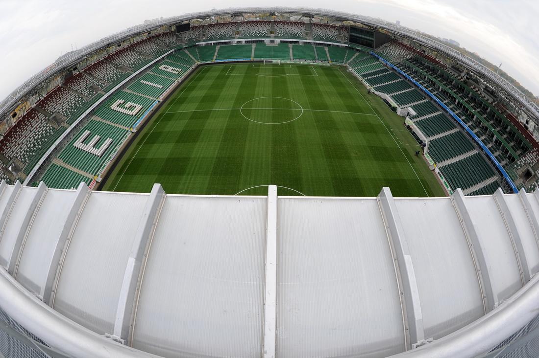 荷兰vs波兰什么球场,欧洲国家足球厉害吗