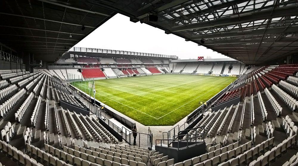 荷兰vs波兰什么球场,欧洲国家足球厉害吗