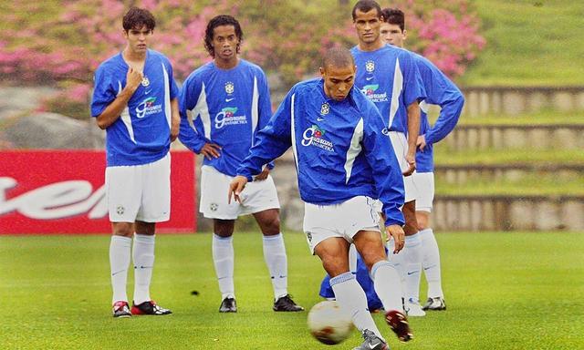 十大最强三叉戟足球排名,足球最强三叉戟进攻组合