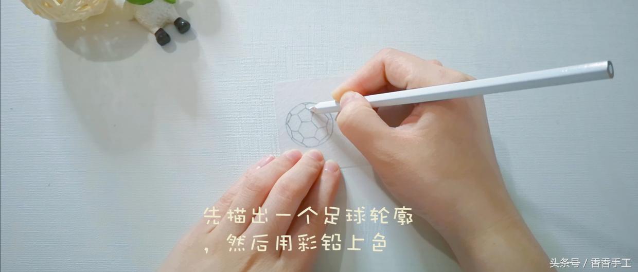 热缩片自制小耳钉,热缩片做耳钉教程手绘