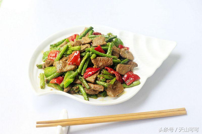 炒豇豆的时候特别炸怎么办,炒豇豆如何不硌牙