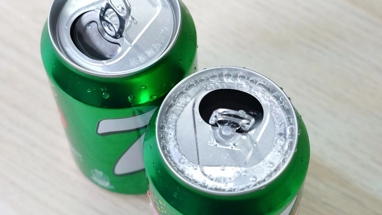 开雪碧怎样才不会喷出来？很简单，1个小动作就搞定