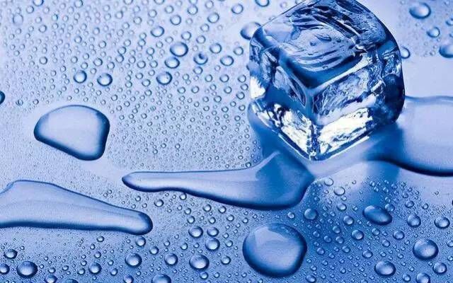 保湿喷雾当作爽肤水,保湿喷雾和面膜