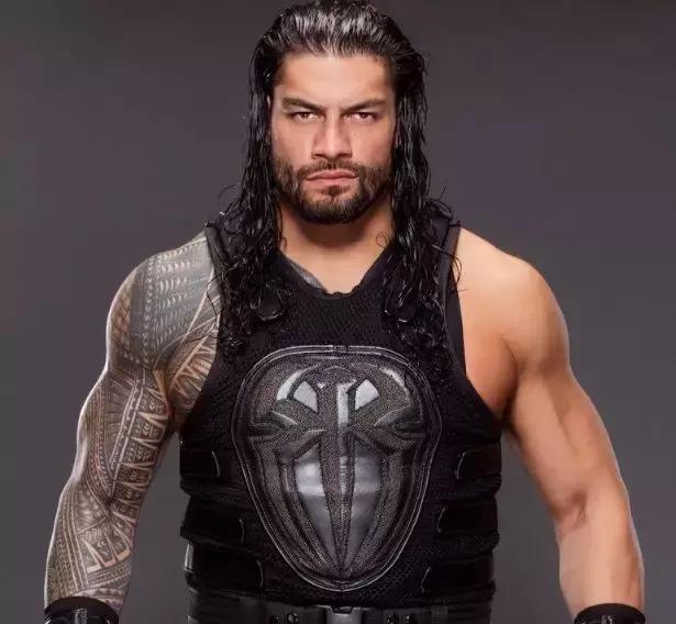 wwe罗曼名场面,wwe罗曼雷恩斯的防弹衣