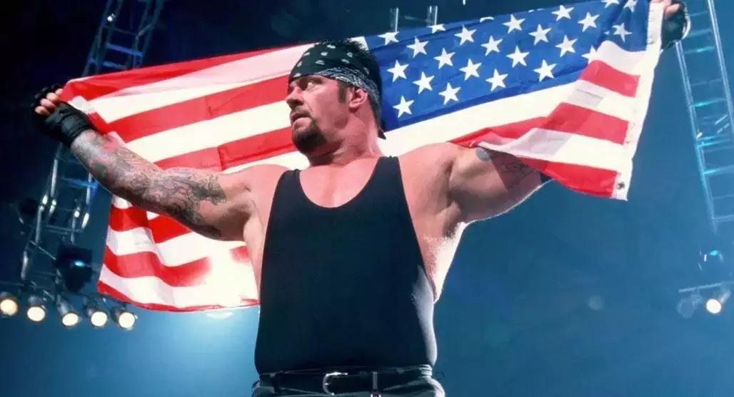 罗曼雷恩斯穿捍卫者防弹衣,wwe罗曼高光时刻