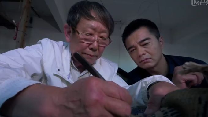 历时30余年,他复原“脚下的软黄金”,连故宫都找他订做地毯!