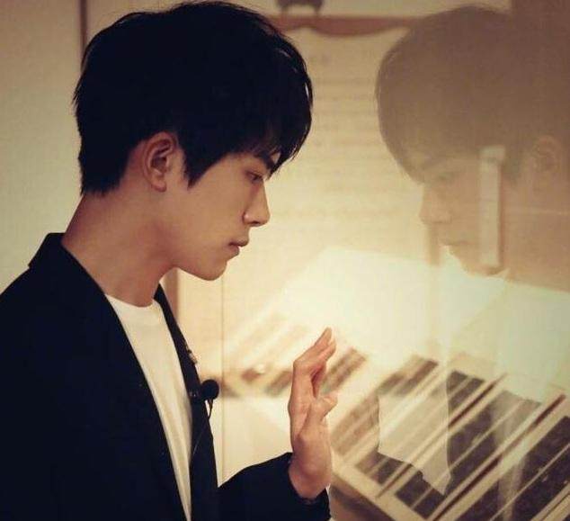 易烊千玺全能,易烊千玺一个动作涨粉