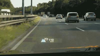 如何把车载导航投影到车上,地图导航怎样投影到车玻璃上