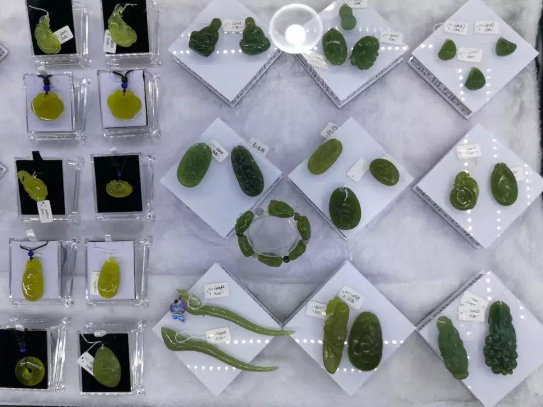 延吉俄罗斯进口商品展示中心,吉林省延吉市木雕茶台