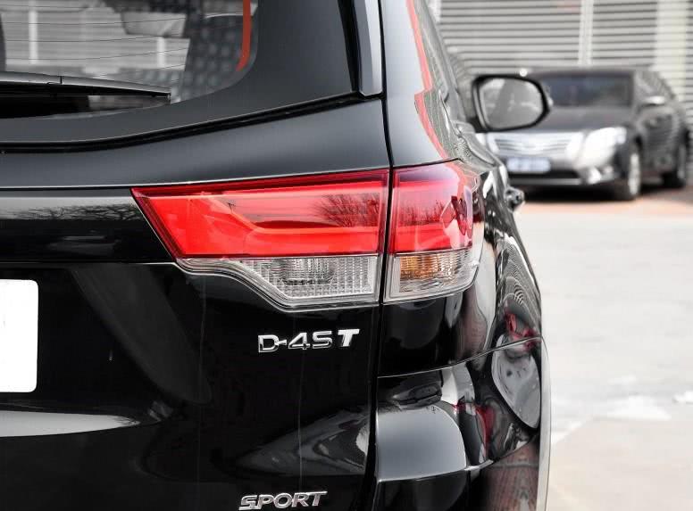 各汽车尾标代表的意思,汽车尾标识别什么车