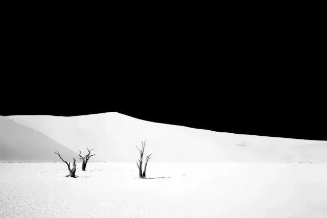 他放弃令人艳羡的工作，用摄影支持旅行梦想