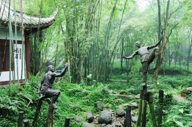 带着女生去峨眉山,带着女友穷游