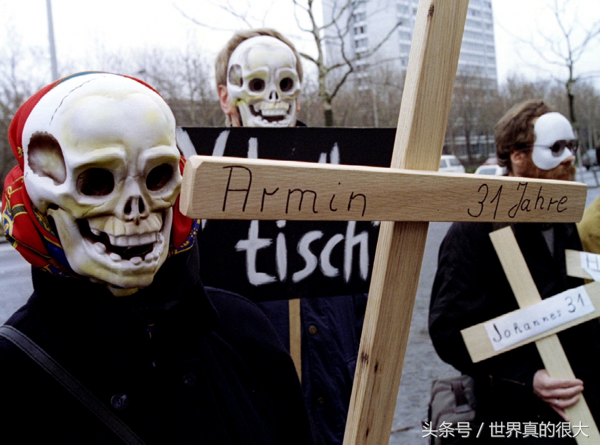 一场冰雹后的惨状,足球比赛被雷击身亡