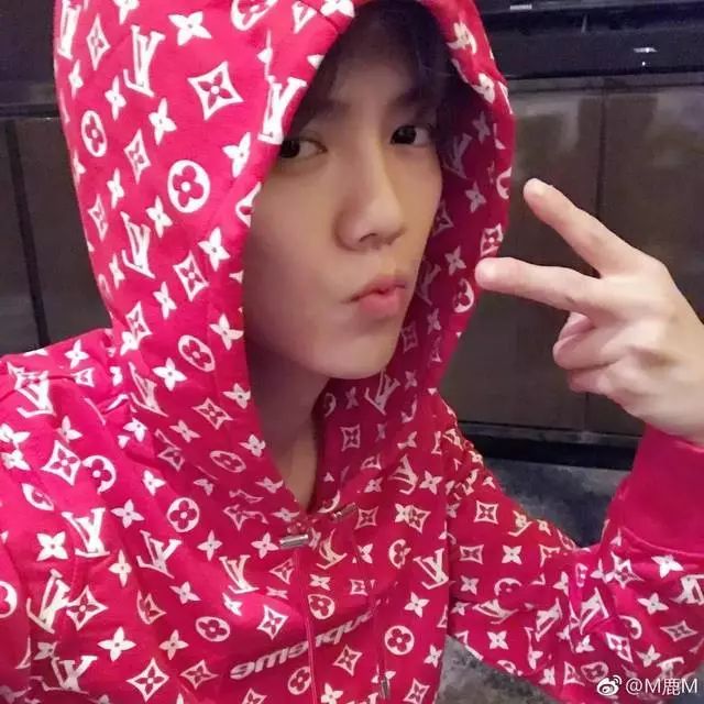 买不起太贵的潮牌,买不起潮牌