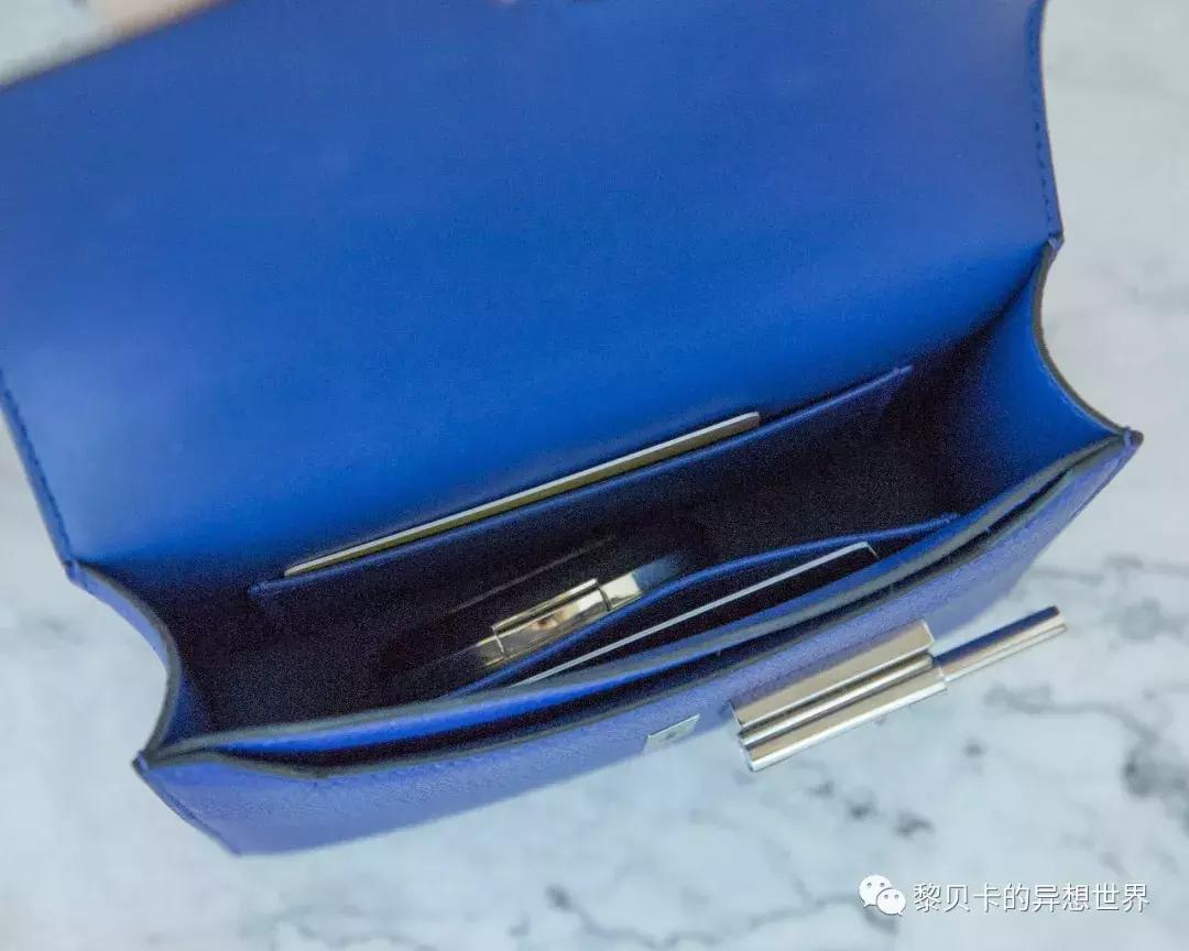 她们买了不少包，但天天背的还是这几个