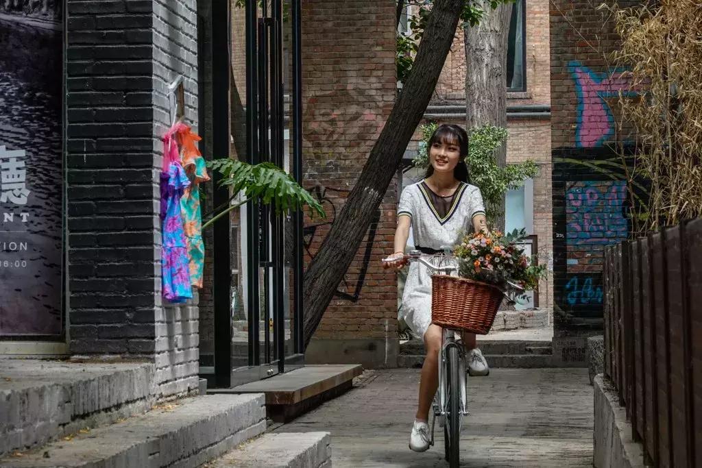 索尼黑卡数码相机dsc-rx100m6,索尼dsc-rx100m6黑卡6代数码相机