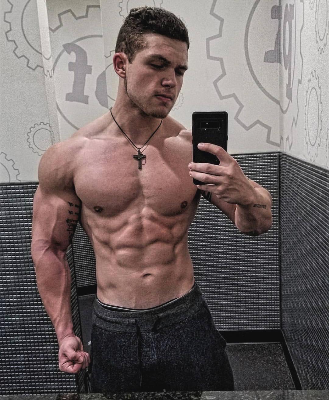 八块腹肌才完美吗,八块腹肌练出来这力气大不大