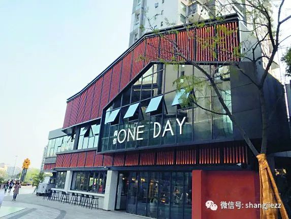 特稿｜单店月销可过千万，谁是街头小霸王？