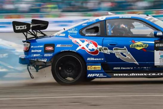 把握精彩瞬间尽享速度与激情——佳能1DX2使用心得