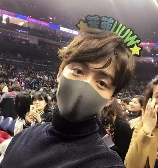 明星追星也疯狂江疏影,明星追星也疯狂杨幂