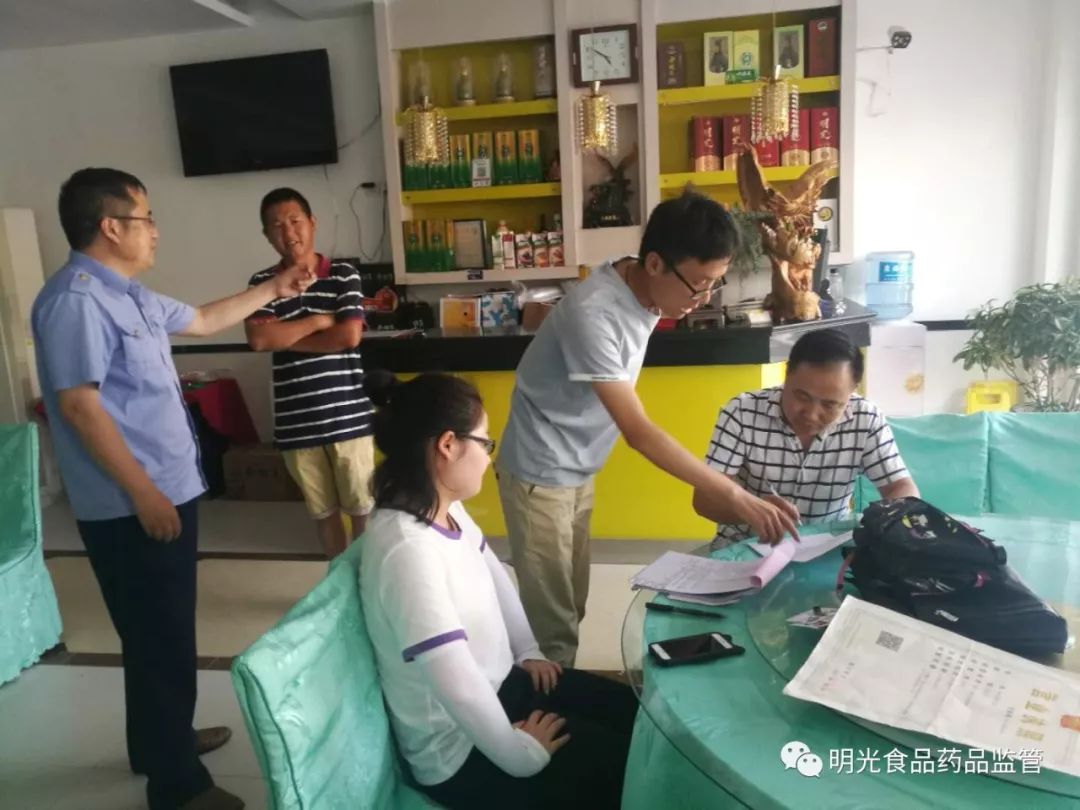 揭秘饭店后厨脏乱差,曝光饭店脏乱差