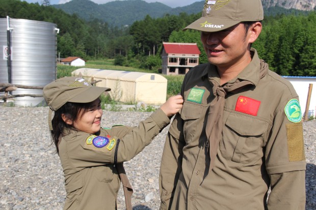 别让你的孩子玩手机了,不要让你的孩子带着伤疤长大