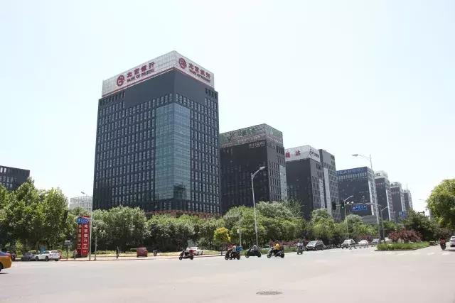 湾流国际——不是市中心的总部基地｜睿和研究