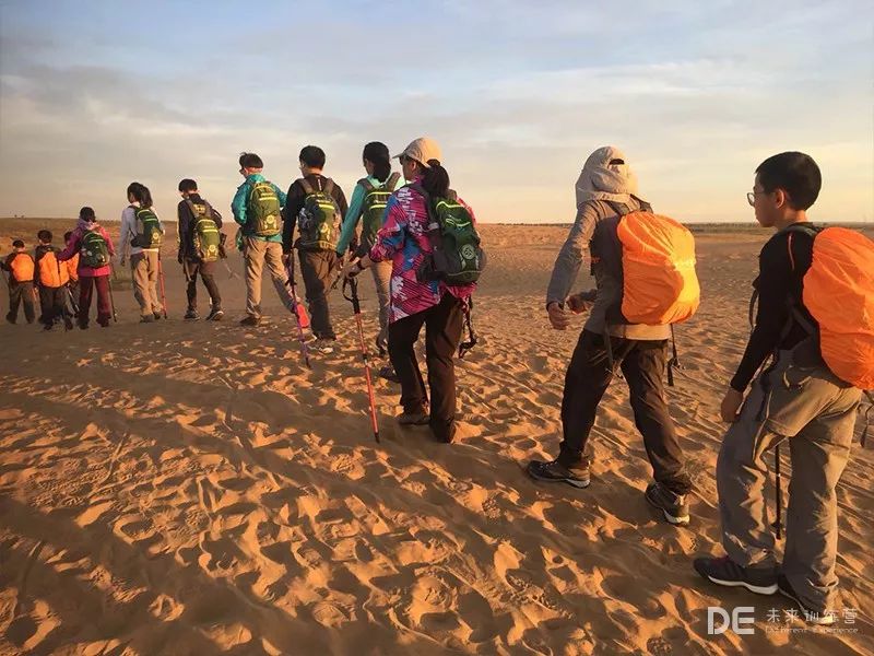 108名5年级孩子沙漠特训与一所体制内学校的破壳——红英小学