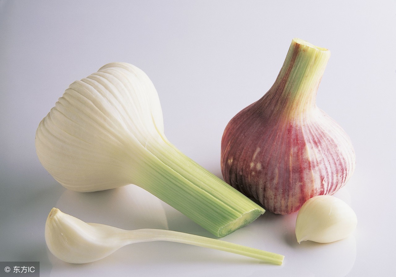 一瓣蒜，吃出7种健康！按照这5个“公式”，补肾活血，养肝护胃