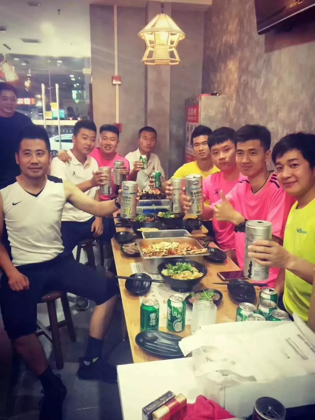 绍兴最适合看世界杯的地方！利济桥直街开了家罗罐中，人气火爆！