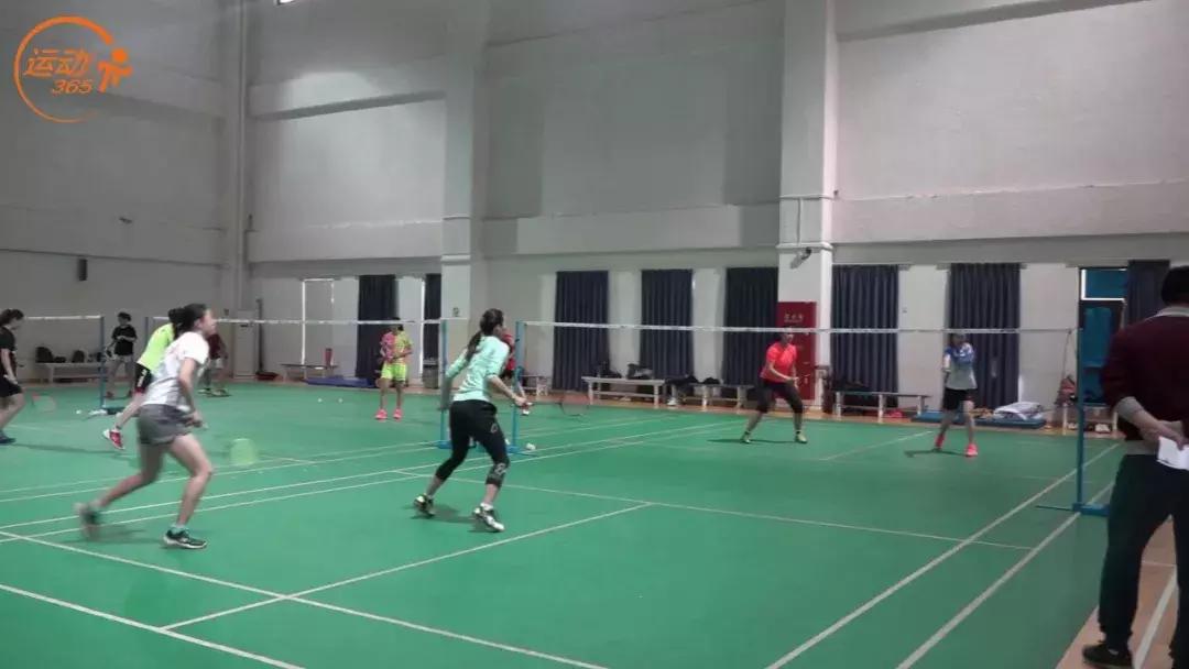 鏅ㄦ氮鑱婄窘姣涚悆鍙屾墦,鏅ㄦ氮鑱婄窘姣涚悆