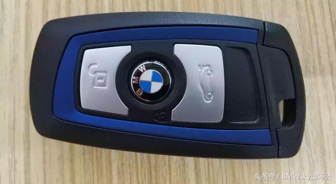 2020款宝马330i曜夜版百公里实测,2020款宝马330im曜夜版落地价