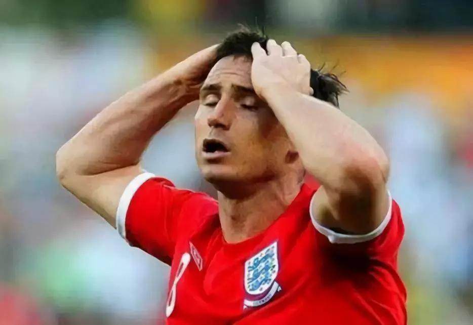 他用500小时「绣」出了一场世界杯