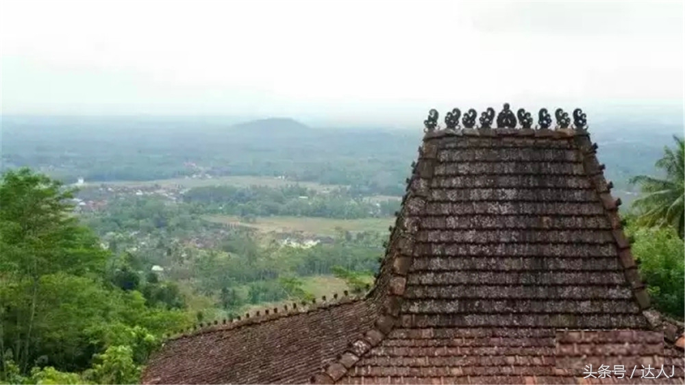 布罗莫火山要走多远,布罗莫是活火山吗