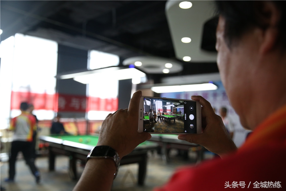 老年人比赛冠军,台球锦标赛冠军