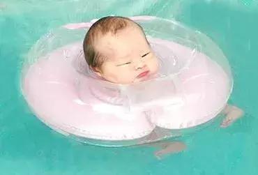 宝宝游泳圈、学步车、猴枣散……10种育儿用品太坑人,家长需警惕