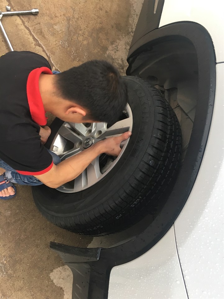 长安cs75plus轮胎爆胎,长安cs75爆胎怎么回事