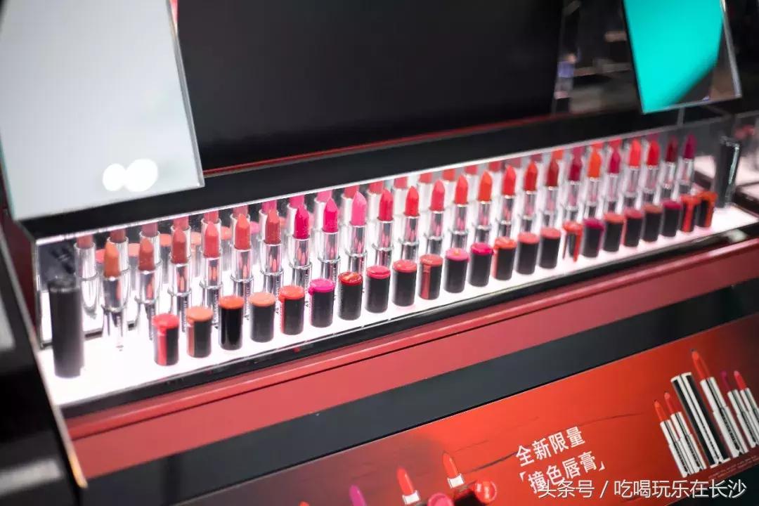 世界杯还没开始，我的伪球迷女票就被人拐走了！