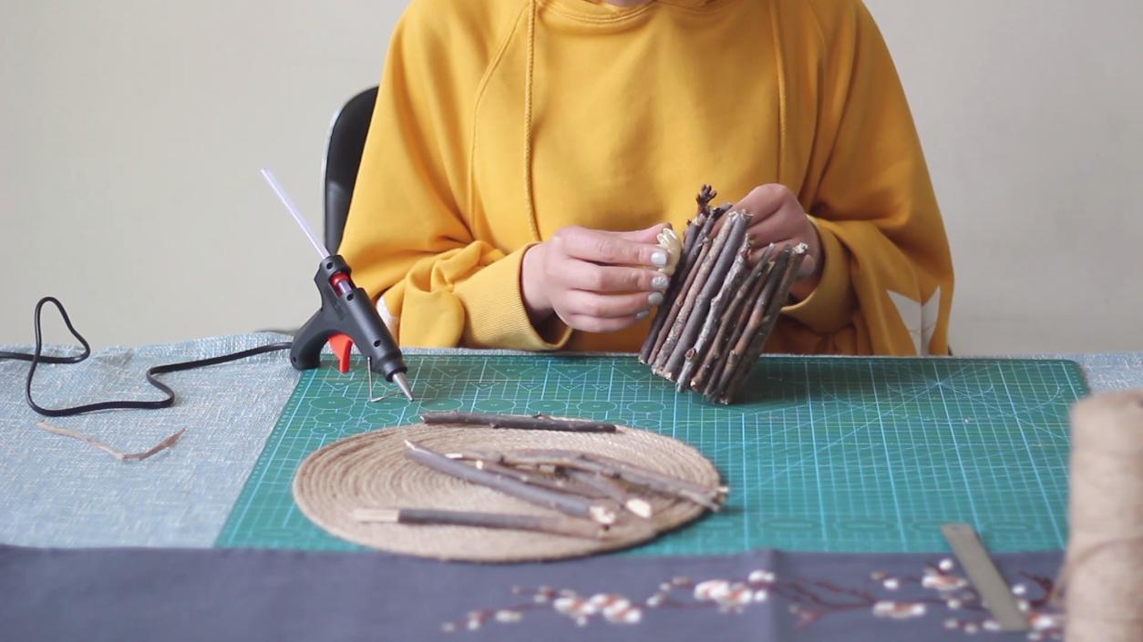 一个快递盒做的手工,一个快递盒变废为宝小班