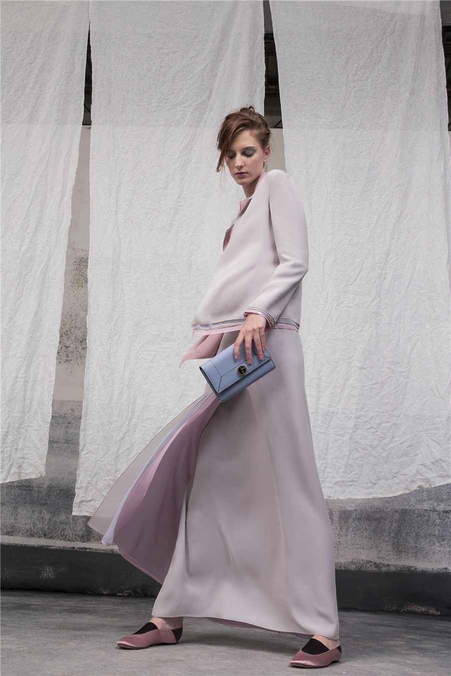 giorgioarmani女装风格,意大利奢侈品牌giorgioarmani