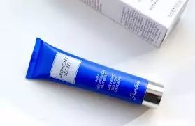 范冰冰豪华化妆台,范冰冰的化妆柜里有什么